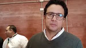 Emprendedora en Las margaritas ofrece servicios de transporte en motoneta