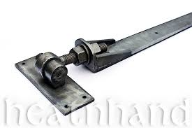 These black hinges are supplied in pairs for each side of a door and can be cranked hinges keep the door flush with the post when in the closed position, whilst straight hook and band hinges allow the gate or door to be proud. Adjustable Hook Band Hinges