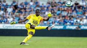 Chelsea Sign Rennes Goalkeeper Mendy Loop News