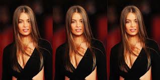 Photo ajoutée le 13 août 2002 |copyright boomerang productions stars laetitia casta description laetitia casta. Marie Ange Casta 10 Curiosita Sulla Sorella Di Laetitia Casta