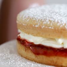 No one likes the idea of cleaning dishes with a germy sponge, which is why we all know we should be cleaning ours on the. Low Carb Victoria Sponge Cake Mit Erdbeermarmelade Aus Unseren Backmischungen Rezepte Simply Keto