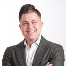 Rachel Einhorn's Instagram, Twitter & Facebook