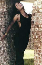 Selena quintanilla's style and beauty influenced an entire generation of latinos. Selena Quintanilla Tumblr Selena Selena Quintanilla Selena Quintanilla Fashion