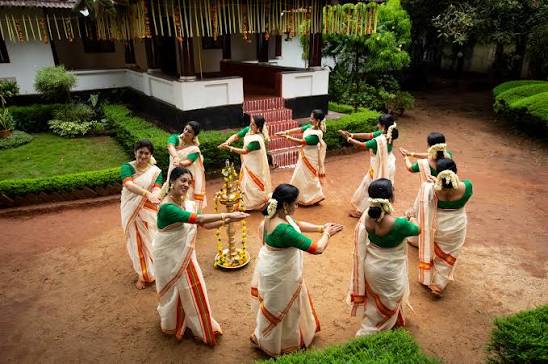 Traditional thiruvathirakali