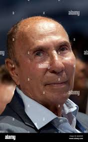 15 04 2011 hi-res stock photography and images