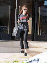 Последние твиты от dakota johnson news (@dakotajfan). Dakota Johnson Ihre Liebe Zu Loafer Kennt Auch Im Sommer 2020 Keine Grenzen Vogue Germany