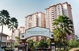 Menurutnya kerajaan sentiasa berusaha membantu penjawat awam memiliki rumah termasuk melaksanakan projek perumahan penjawat awam 1malaysia kompleks kuarters kakitangan awam itu mempunyai 896 unit yang dibina di kawasan seluas 3.6 hektar dengan kos rm220 juta. Kuarters Kerajaan Jalan Cochrane Hayati Azizan Kuarters Kerajaan Part 1 Kalingga Pun Dianggap Sebagai Nenek Moyang Kerajaan Mataram Kuno Woluloro