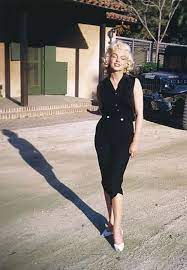 Norma jeane mortenson), в крещении но́рма джин бе́йкер (англ. Stil Merilin Monro 10 Obrazov Kinodivy Kotorye Aktualny I Na Segodnyashnij Den