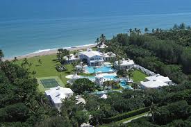 Where did celine dion live on jupiter island? Celine Dion S Florida Estate Along With A Water Park Is Up For 38 5 Million Pursuitist