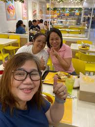 our biglaang gala with my two highschool friend Perla and Pamela