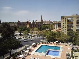 Piscine Sur Le Toit Picture Of Melia Sevilla Seville Tripadvisor