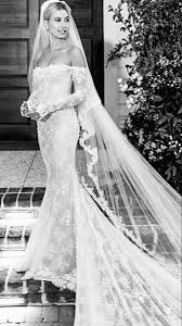 Hailey bieber zeigt endlich ihr pompöses hochzeitskleid. Pin Von Marina Glusmann Auf Beruhmte Paare Traum Hochzeitskleider Beruhmte Hochzeitskleider Hochzeitskleid Spitze
