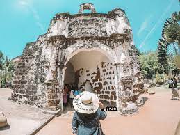Kota a famosa telah dibina oleh portugis sebaik sahaja berjaya menawan melaka pada tahun 1511. Sejarah Kota A Famosa Dibina Dari Runtuhan Batu Masjid Makam Dan Istana Blog Sihatimerahjambu