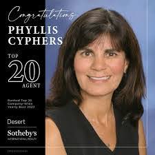 Janet Gorman's Instagram, Twitter & Facebook