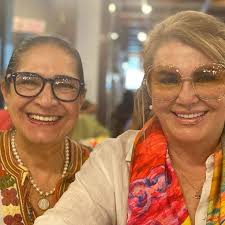 Edith Paz Zamora Artista telah...