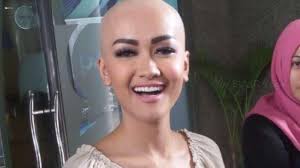 Kini Berkepala Plontos, Seperti Ini Perasaan Julia Perez