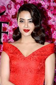 اسحب المؤشر حول كائن لتكوين مستطيل. Surveen Chawla