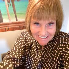 Early bird gets the peanut 😆