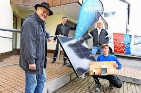 Klimaschutz In Holzgerlingen Ein Balkonkraftwerk Fur Den Selbsterzeugten Strom Schonbuch Und Gau Kreiszeitung Boblinger Bote