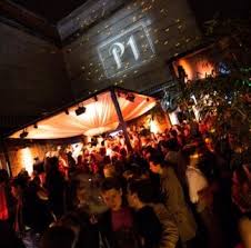 Das p1 ist eine lebende legende und wird seit mehr als 30 jahren von den gesellschaftern michael käfer und franz rauch. P1 Club In Munchen Partyfotos Events Adresse Offnungszeiten Virtualnights Com