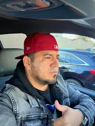 No permitas que el cancer llamado envidia se apodere de ti , no hay nada  más bonito que tener vida propia !!