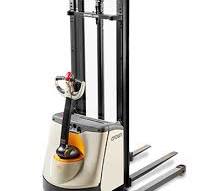 Electric Pallet Stacker & Walkie Stacker Forklifts | Crown ...