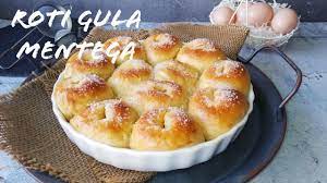 Cara mengikut jenis roti yang resepi resipi roti guna tepung gandum homemade ini dikumpulkan dari perkongsian di facebook, terima kasih pada pada semua tuan empunya resepi. Roti Mentega Gula Sugar Butter Bun Guna Tepung Gandum Je Hasil Tetap Lembut Gebu Dan Sedap Youtube