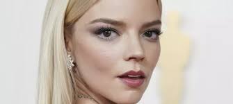 YouTuber Aspyn Ovard delte gladnyhet og skilsmisse på samme dag