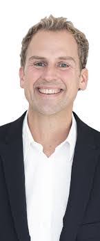 Patrick Bischoff's Instagram, Twitter & Facebook