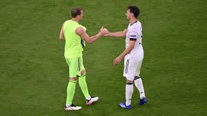 Frankrikes president francois hollande uppger att tyskland och frankrike är överens om att flyktingar som flyr kriget i syrien bör stanna i regionen, rapporterar reuters. W 4wpml Sw2dim