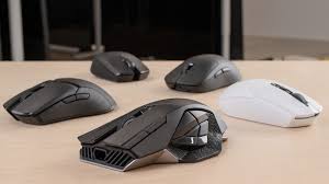 A medium sized wireless that only weighs 77 grams if you don't have the bottom plate in. The Best Wireless Gaming Mouse Winter 2021 Mice Reviews Rtings Com