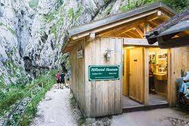 We did not find results for: Durch Die Hollentalklamm Zum Hupfleitenjoch Auf Den Berg De