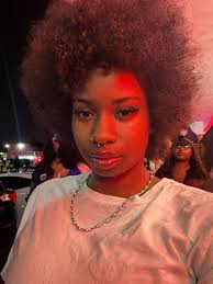 Hi everyone I am Makayla, New to the DMV Single and ready to mingle Hoping  to make some new friends or more