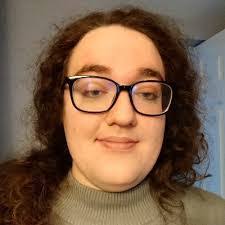 Mia Morrow's Instagram, Twitter & Facebook