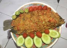 1/4 kacang tanah, goreng 5 bh cabe keriting 8 butir bawang merah 1 butir jeruk limau 1 cm jahe 2 sdm air asam jawa. Resep Pecak Ikan Gurame Bumbu Kacang Yang Bikin Ketagihan Resep Enyak