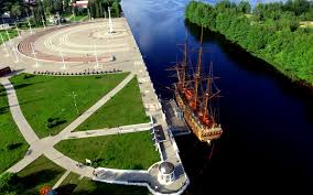 Воронеж, город миллионник, официально ведет свою историю с 1586 года, правда есть упоминания о нем и раньше, но именно указ о строительстве крепости принят за дату его. Kartinka Admiraltejskaya Naberezhnaya V Voronezhe Voronezh Goroda Rossii Goroda Kartinki 24 Skachat Kartinki Besplatno