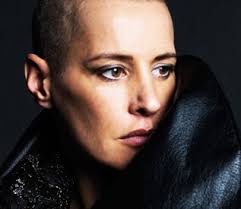 EVE SALVAIL ET SES HOODIES DE LUXE