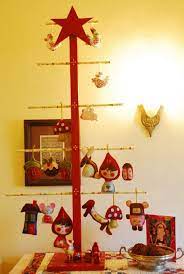 When i visit a craft show, i enjoy viewing not only the many different types of products, but also the creative ways that sellers display their merchandise. Love This Idea I Would Use It As A Display For My Ornaments At Craft Shows Ornament Display Ideas Craft Fairs Booth Christmas Craft Fair