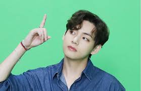 Schau dir unsere auswahl an bts v style an, um die tollsten einzigartigen oder spezialgefertigten, handgemachten stücke aus unseren shops zu finden. Bts S V Praised For Speaking Up Against Rumors When Most Idols Choose To Remain Silent Allkpop