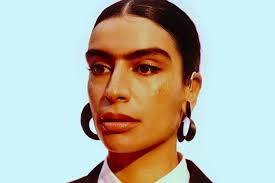 In january 2018, sevdaliza released a new track soul syncable and it was released on the day of the super blue moon. Sevdaliza Mostra Versao Em Portugues Da Faixa Human E Vem Com Humana