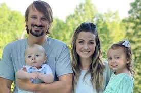 Thanks for all the prayers and support, he wrote. Bachelor Nation S Evan Bass Carly Waddell Split After 3 Years Of Marriage