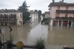 Jun 29, 2021 · ''i giocatori di calcio devono pensare a giocare non a piegarsi a questa propaganda davvero razzista che chiamano 'black lives matter'. Maltempo Sul Veneto Un Martedi Alluvionale Nel Trevigiano 3b Meteo