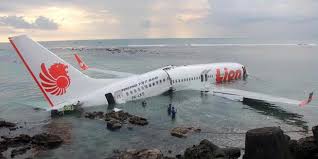 Penerbangan pesawat boeing 737 max 8 milik lion air yang terputus hubungan sejurus berlepas pada 6.20 pagi tadi disahkan terhempas. Sejarah Pesawat Lion Air Terhempas