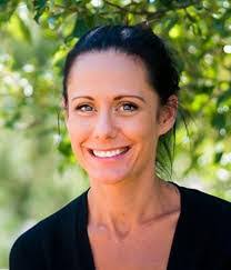 Lindsay Bernard's Instagram, Twitter & Facebook