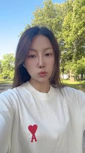 Emily Nevin's Instagram, Twitter & Facebook