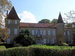 Gers Lupiac Chateau De Castelmore Ce Chateau Prive Est Connu Pour Etre Le Lieu De Naissance Vers 1615 De Charles De B Chateau Le Manoir Chateau France
