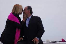 See what pamela jiles (kayez52) found on pinterest, the home of the world's best ideas. Tuiteros Funaron A Pamela Jiles Por Tratar De Apitutar A Su Pareja En Cargo Publico