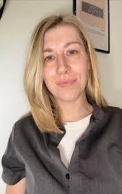 Hi there 👋 Remember me? You might not recognise me without my clown 🤡  filter 😅 I posted last week to promote my (what would appear to be,  judging by the comments)