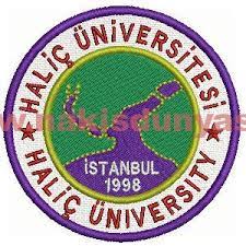 Dairelerde mini buzdolabı, mikrodalga, kettle, mutfak lavabosu, yemek masası, saç kurutma makinesi, tv, dahili telefon ve tüm dairelerin kendisine ait banyosu bulunmaktadır. Halic Universitesi Fatih Is Elbiseleri
