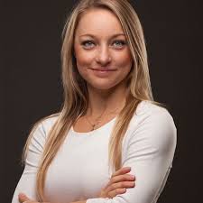 Tiffany Holt's Instagram, Twitter & Facebook